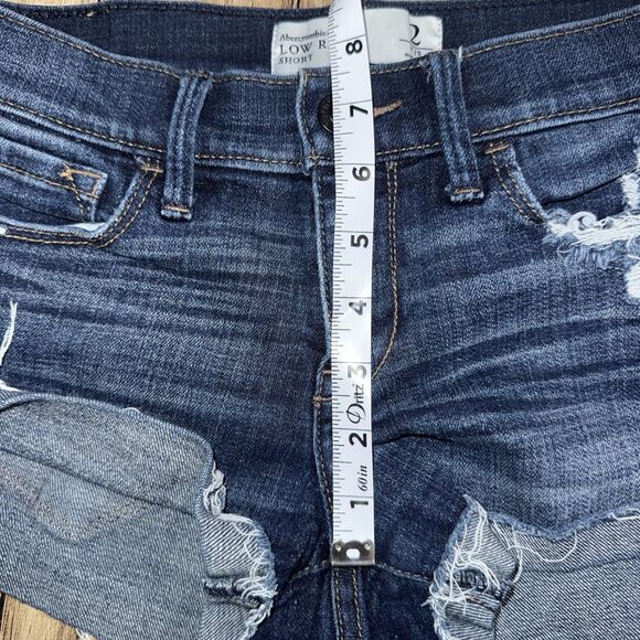 Abercrombie & Fitch Low Rise Distressed Cut Off Cuffed 2" Jean Shorts Size 26 - Picture 8 of 9